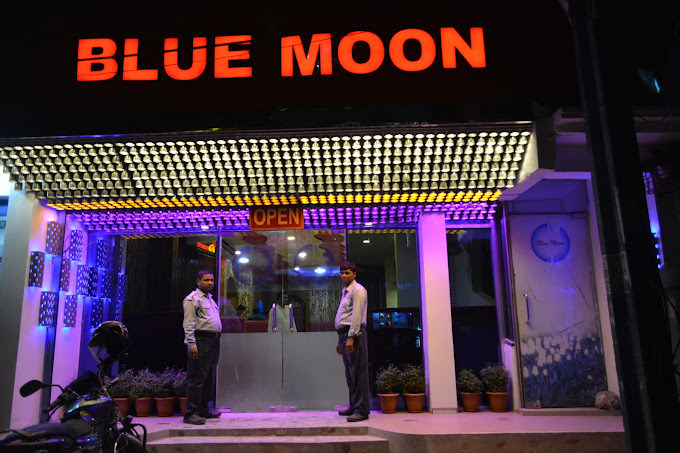 Blue Moon Restaurant & Party Center