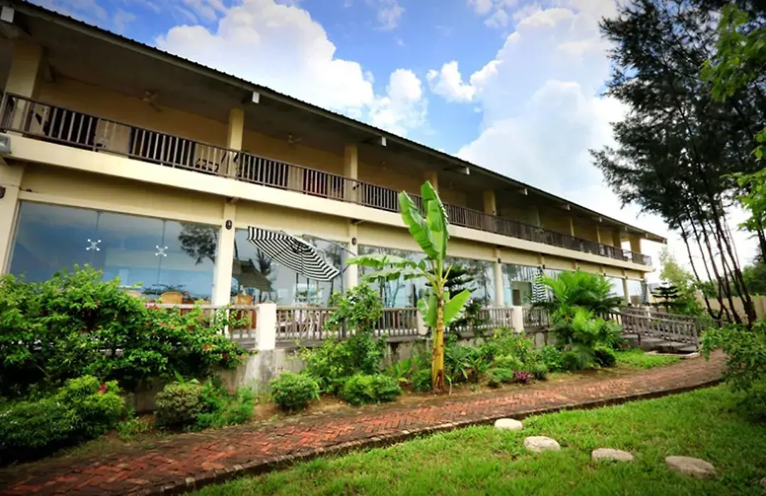 Cox's Bazar Surf Club Resort, Surf & Cafe